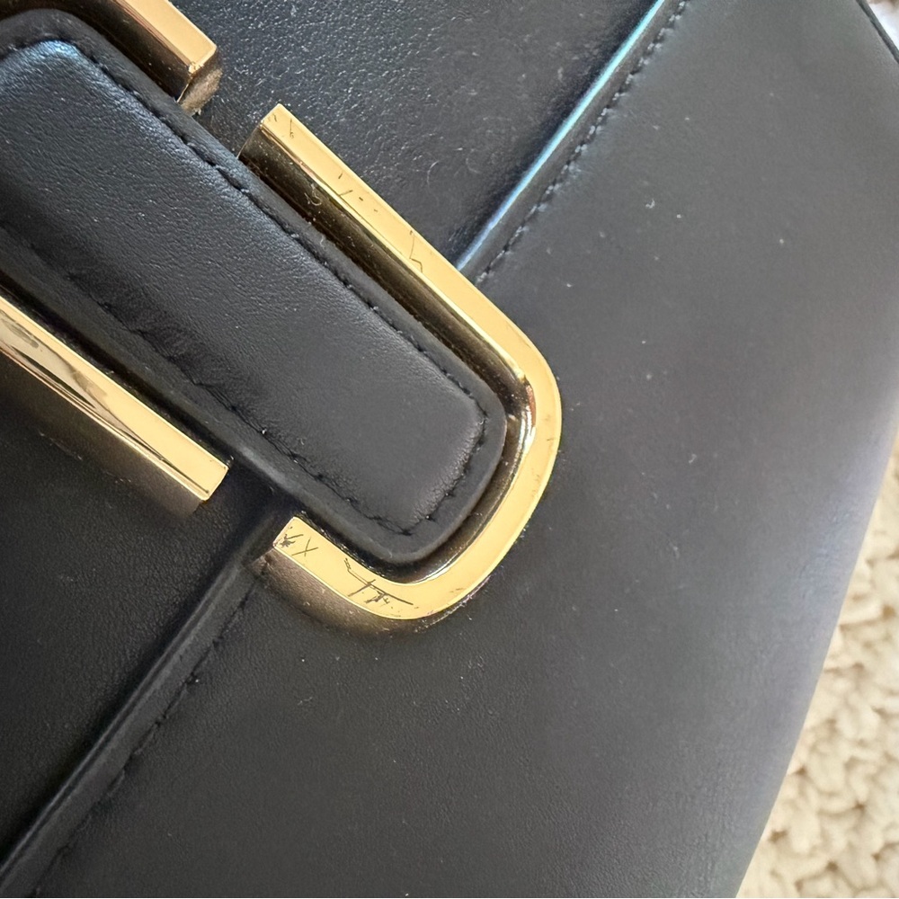 Marc Jacobs Black Leather Crossbody with Gold Chain and Ivory Branded Strap - Picture 6 of 6